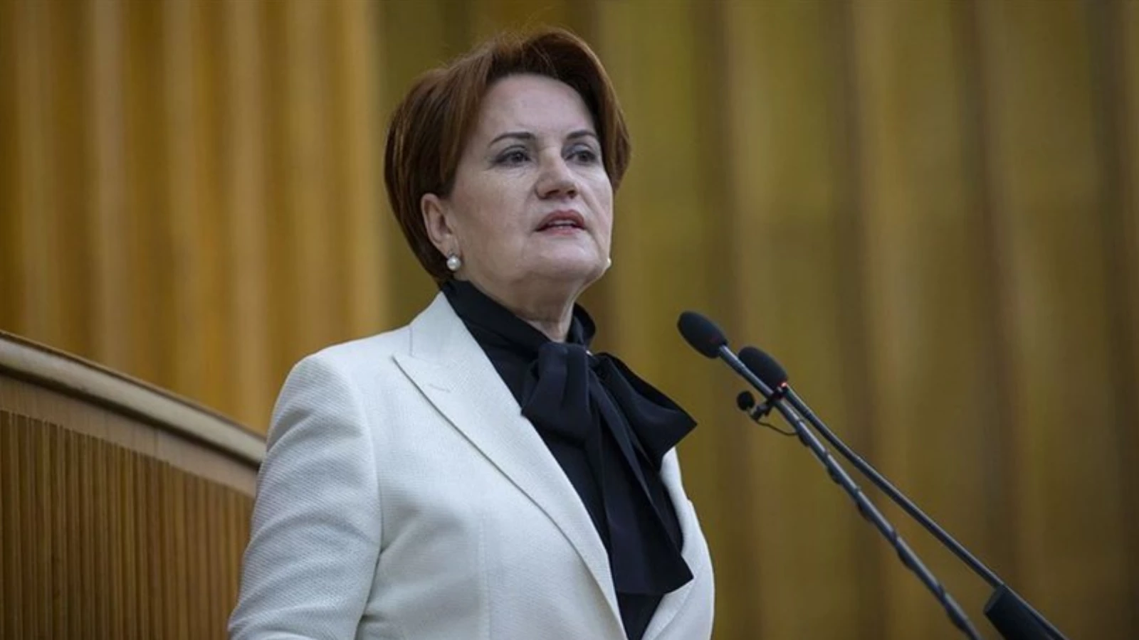 Akşener: Hiç kimse gülümsemek için bir sebep bulamıyor