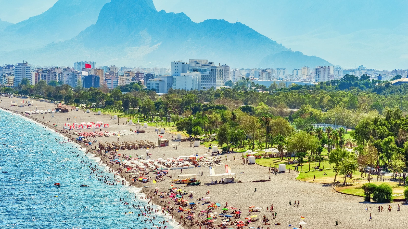 Antalya'da turizm sektörü canlanmaya başladı