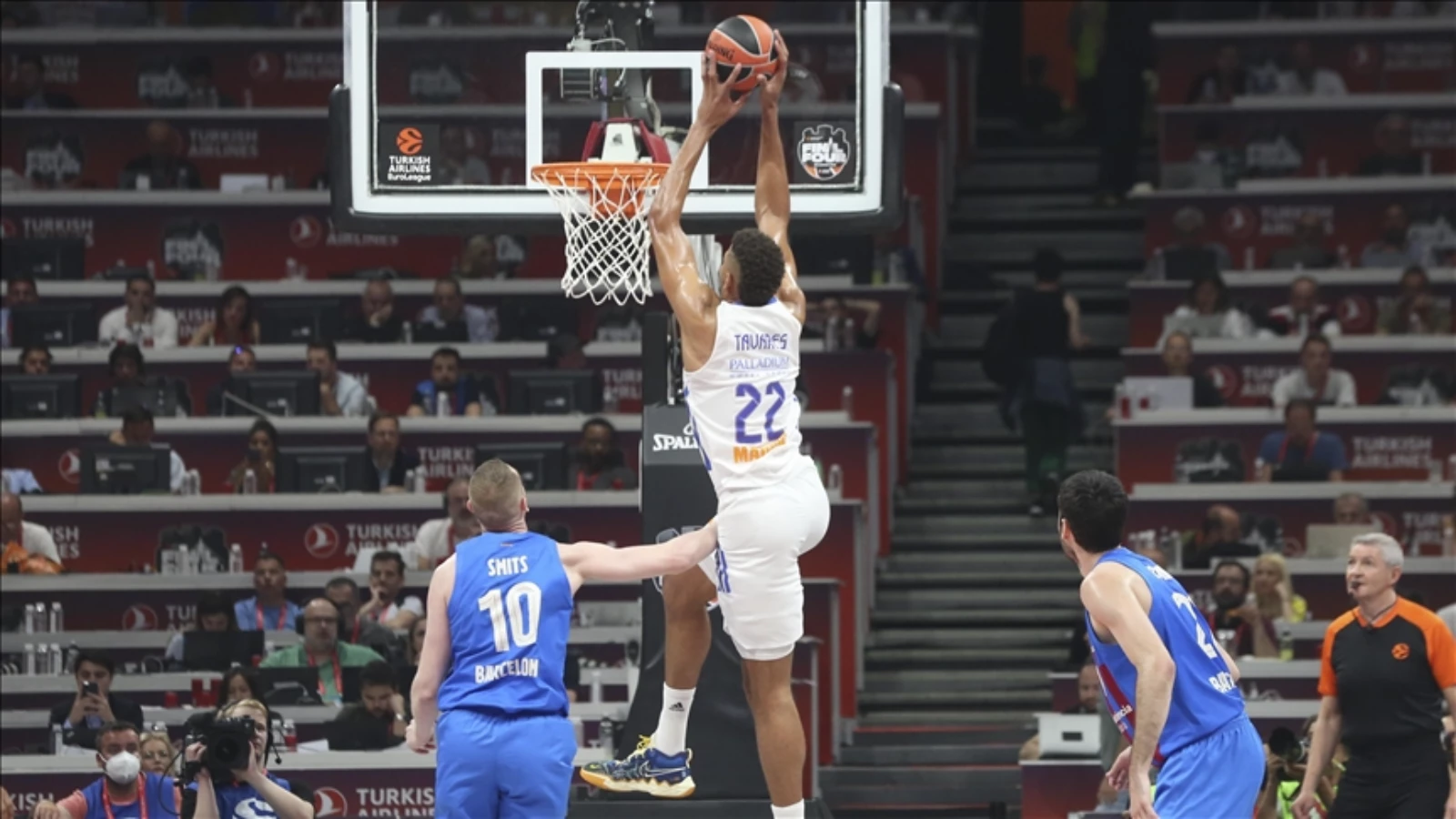 Real Madrid Finalde Anadolu Efes'in Rakibi Oldu