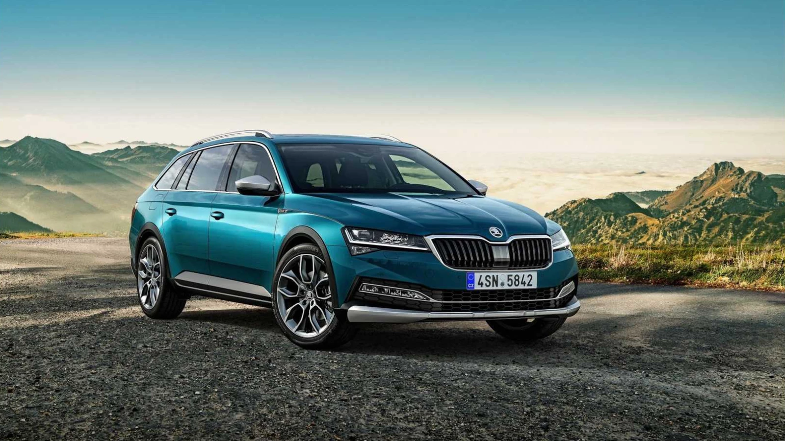 Skoda Superb Combi Scout Türkiye'de Satışta!