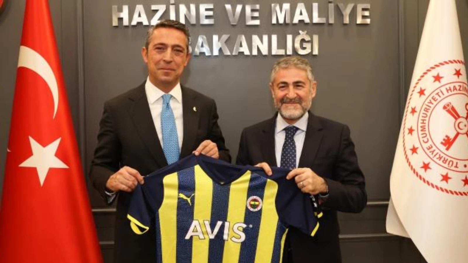 Bakan Nebati, Fenerbahçe Başkanı Ali Koç ile görüştü