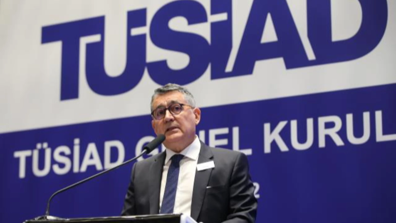 TÜSİAD: Enflasyonla mücadelede büyümeden taviz verilebilir