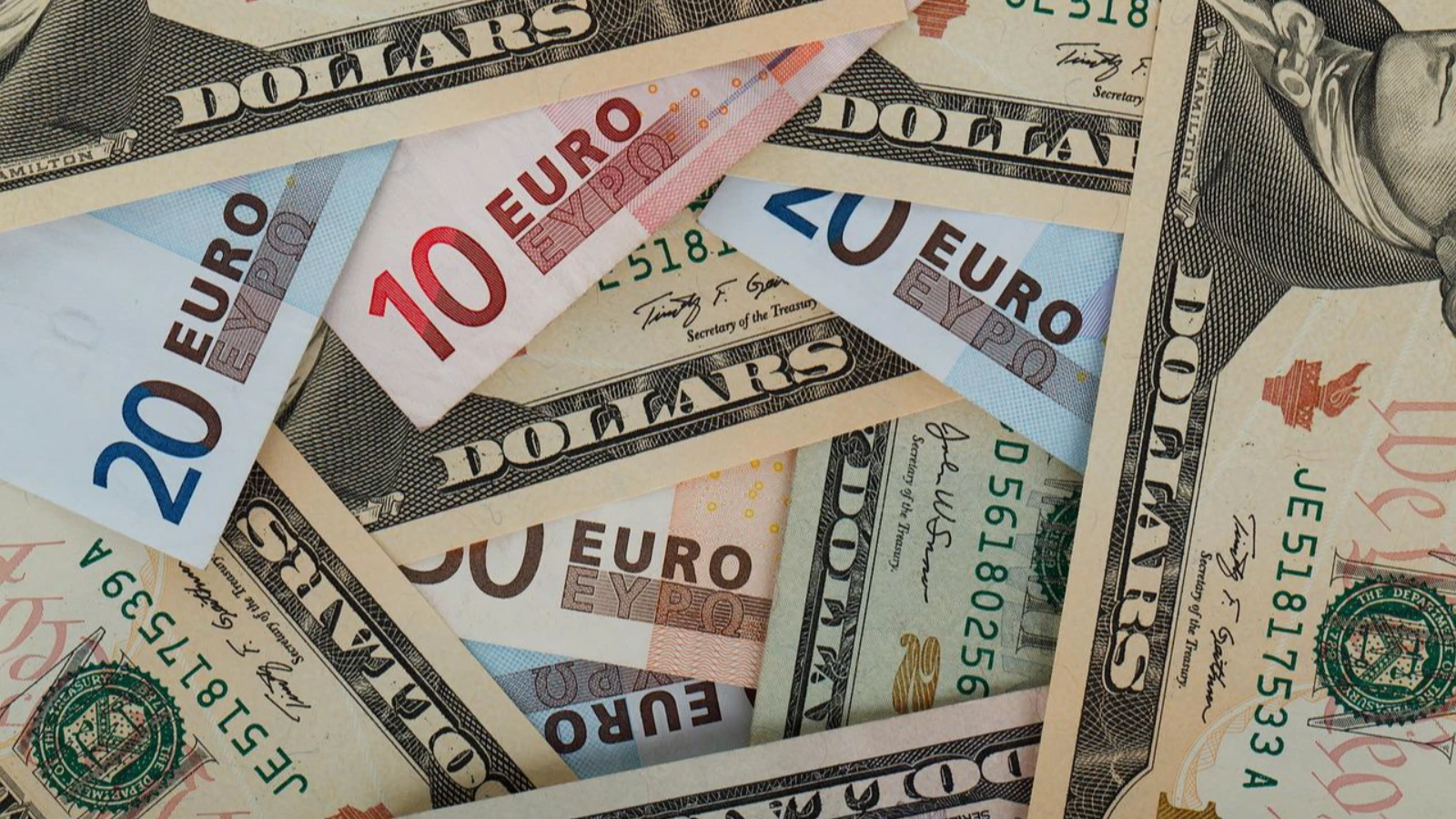 Serbest piyasada euro ve dolar kurları