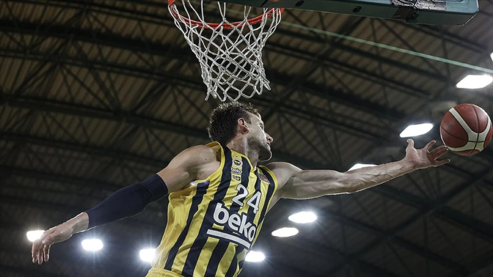 Fenerbahçe Beko İkinci Karşılaşmada Anadolu Efes'i Evinde Ağırlayacak!