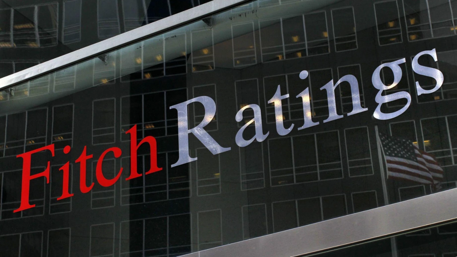 Fitch, gelişmiş ülkelerden güçlü faiz artırımları bekliyor