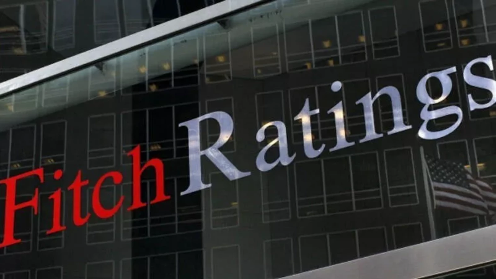 Fitch, petrol fiyatları tahminini revize etti