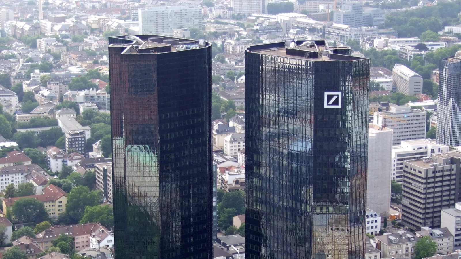 Deutsche Bank'tan şaşırtan denetim: Çalışanların mesajlarını okuyacak