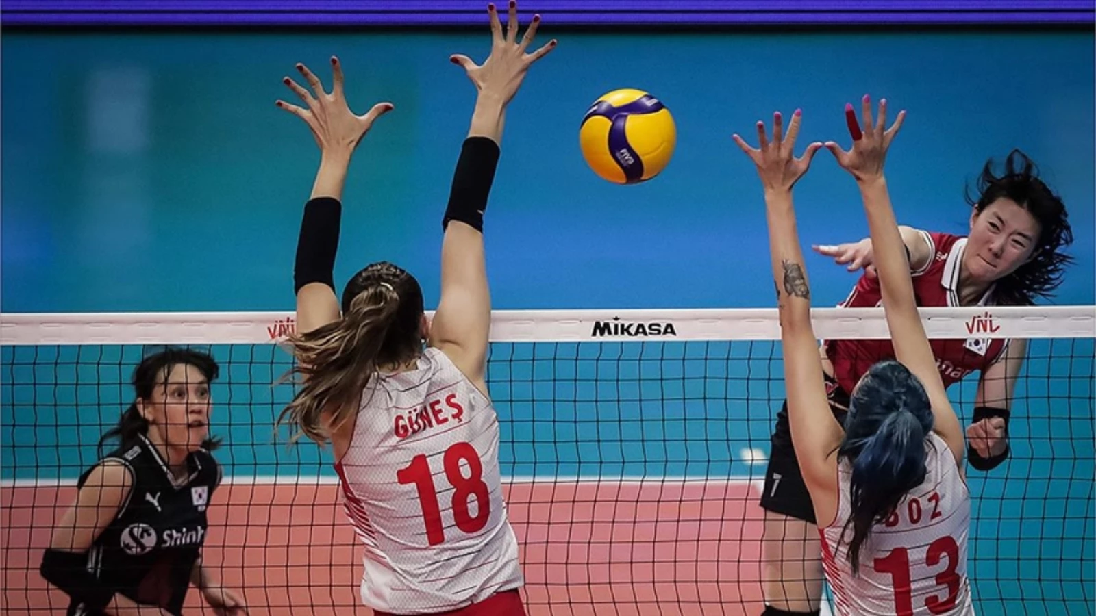 A Milli Kadın Voleybol Takımı Güney Kore'yi 3-1 Yendi