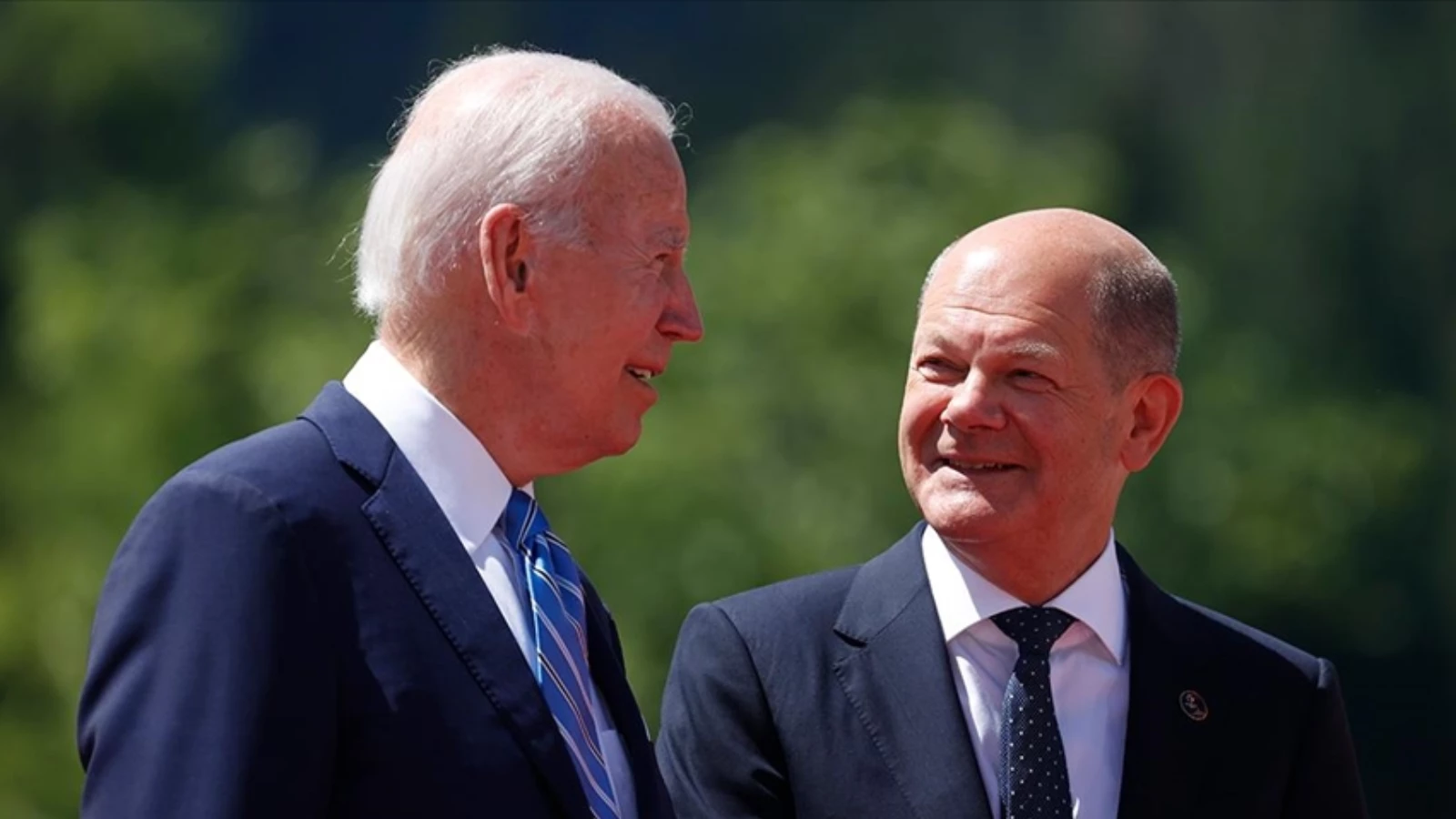 Scholz ile Biden, G7 Zirvesi Öncesi Bir Araya Geldi