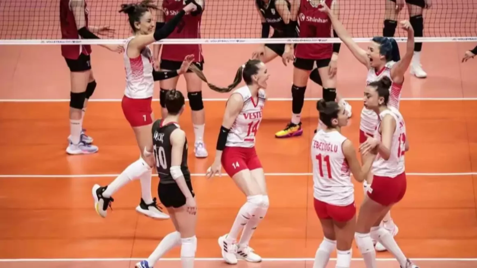 A Milli Kadın Voleybol Takımı, Kanada'ya 3-1 Mağlup Oldu