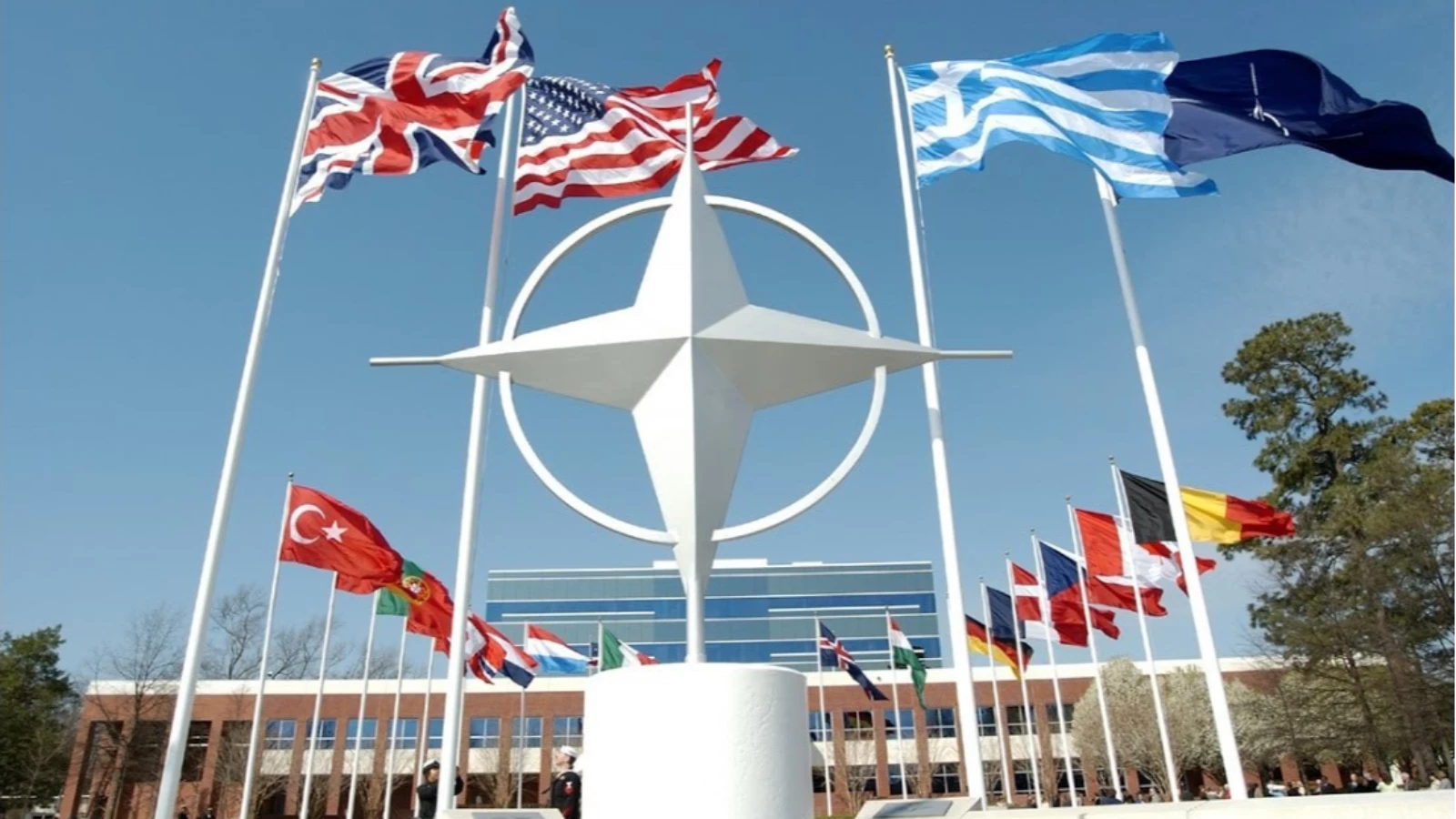 NATO, Rusya'yı Artık Tehdit Olarak Tanımlıyor