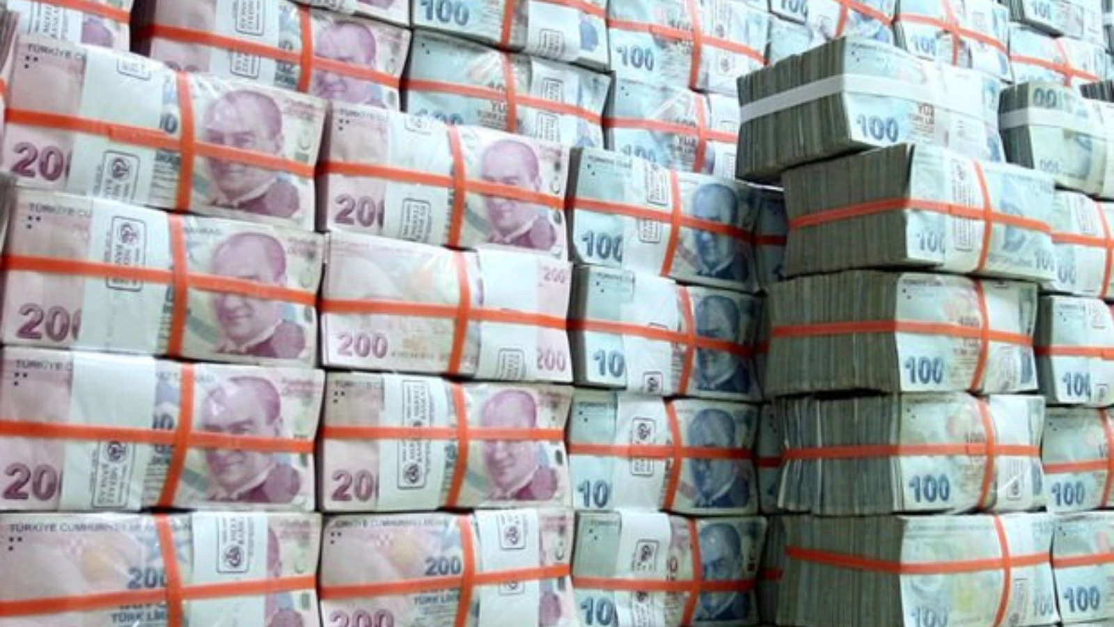 Tüketici Kredilerinde Yeni Rekor: 900 Milyar Lirayı Aştı!