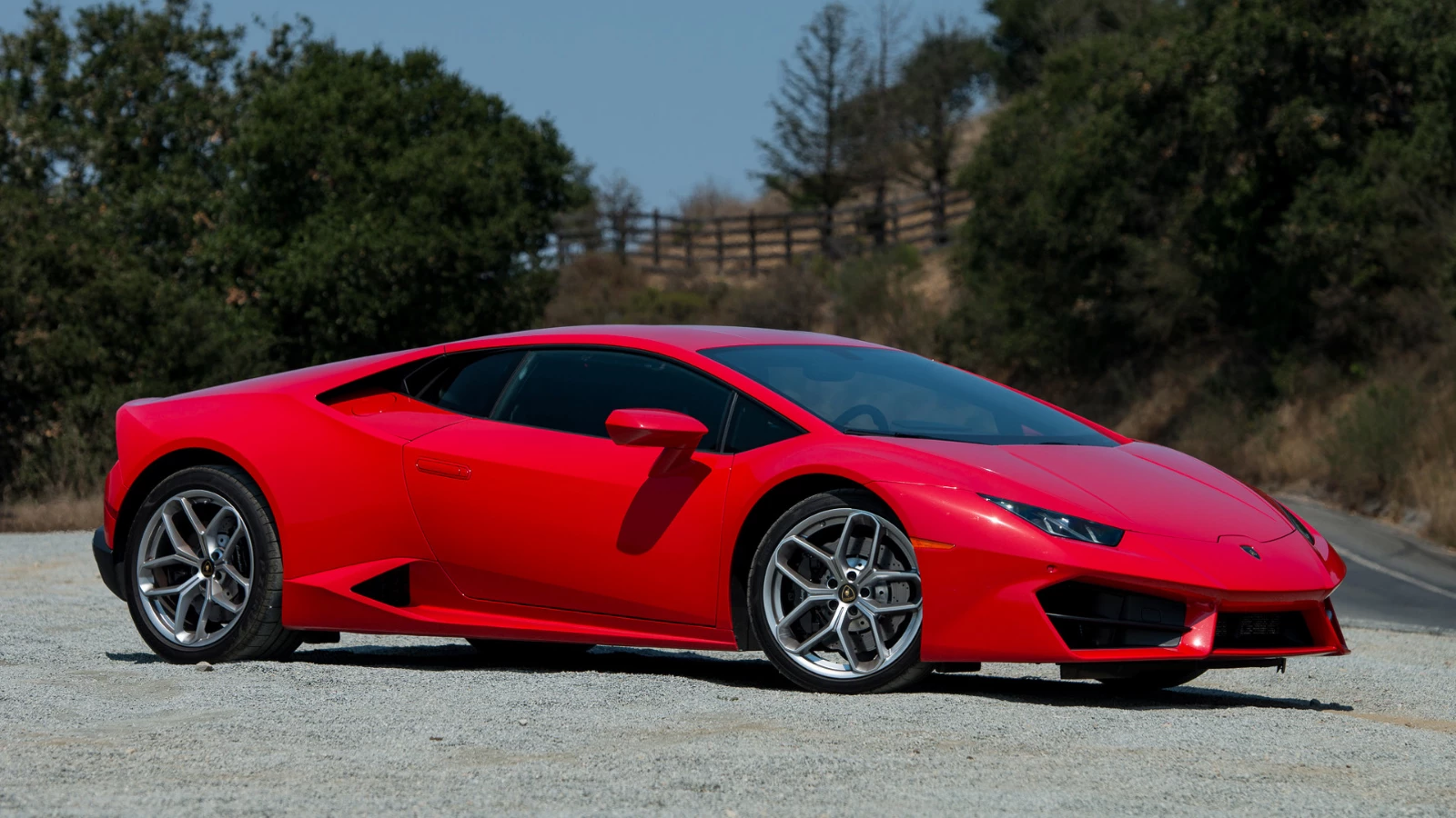 Yeni Lamborghini Countach Japonya'ya Geldi, Kırmızı ve Bronz Görünüyor