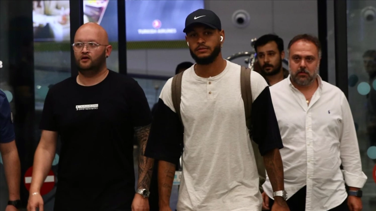 Fenerbahçe'nin Yeni İsimlerinden Joshua King İstanbul'a Geldi