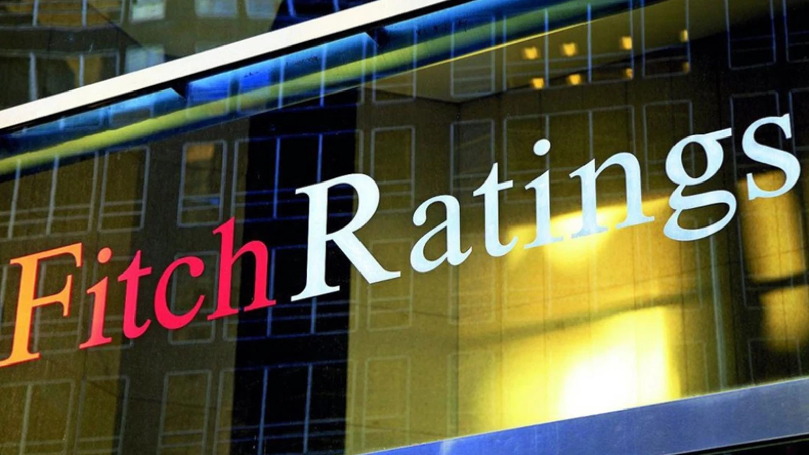 Fitch, Türk Şirketlerin Kredi Notunu Düşürüyor!