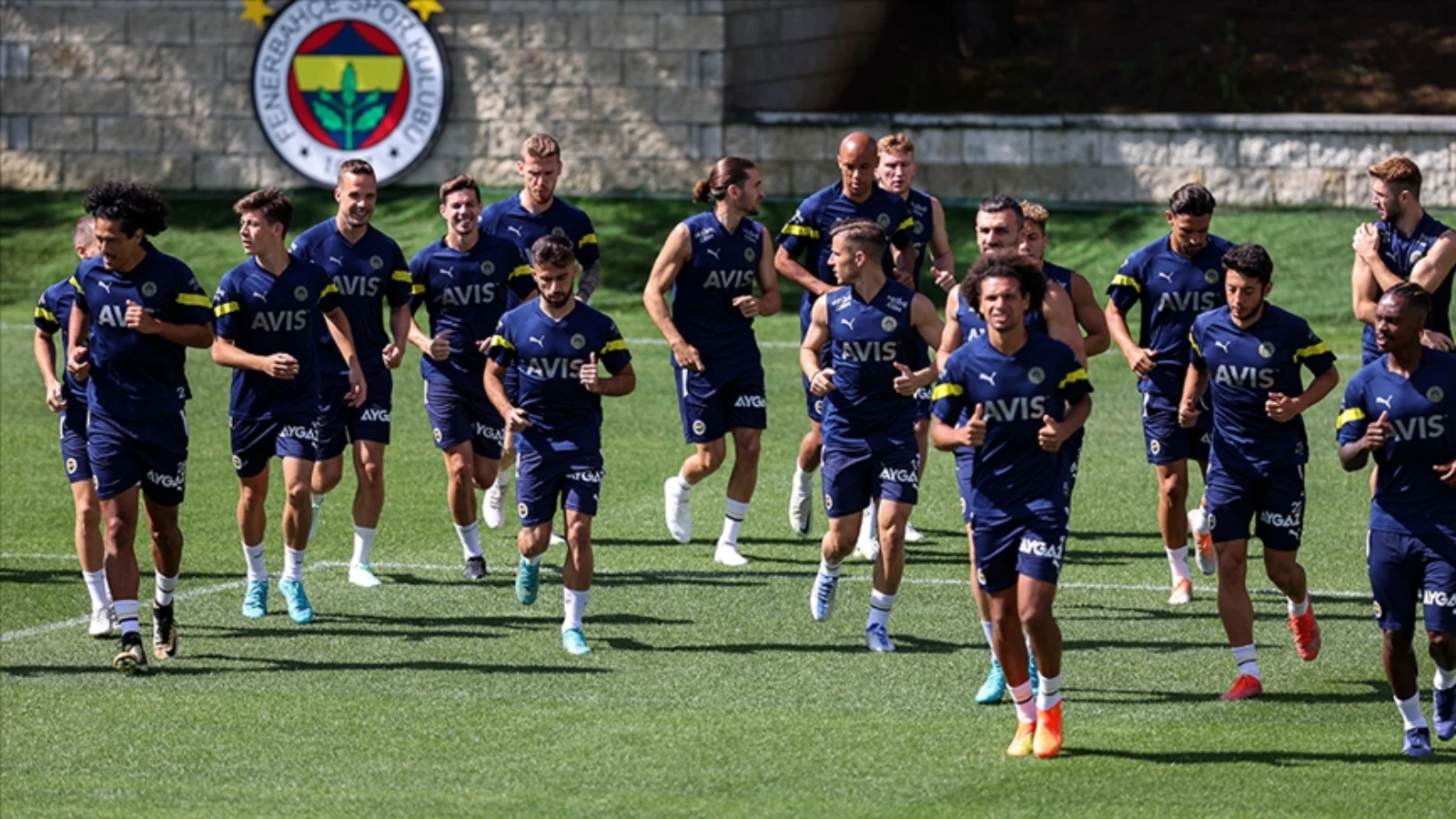 Fenerbahçe'nin Dinamo Kiev Maçı Kamp Kadrosu Açıklandı