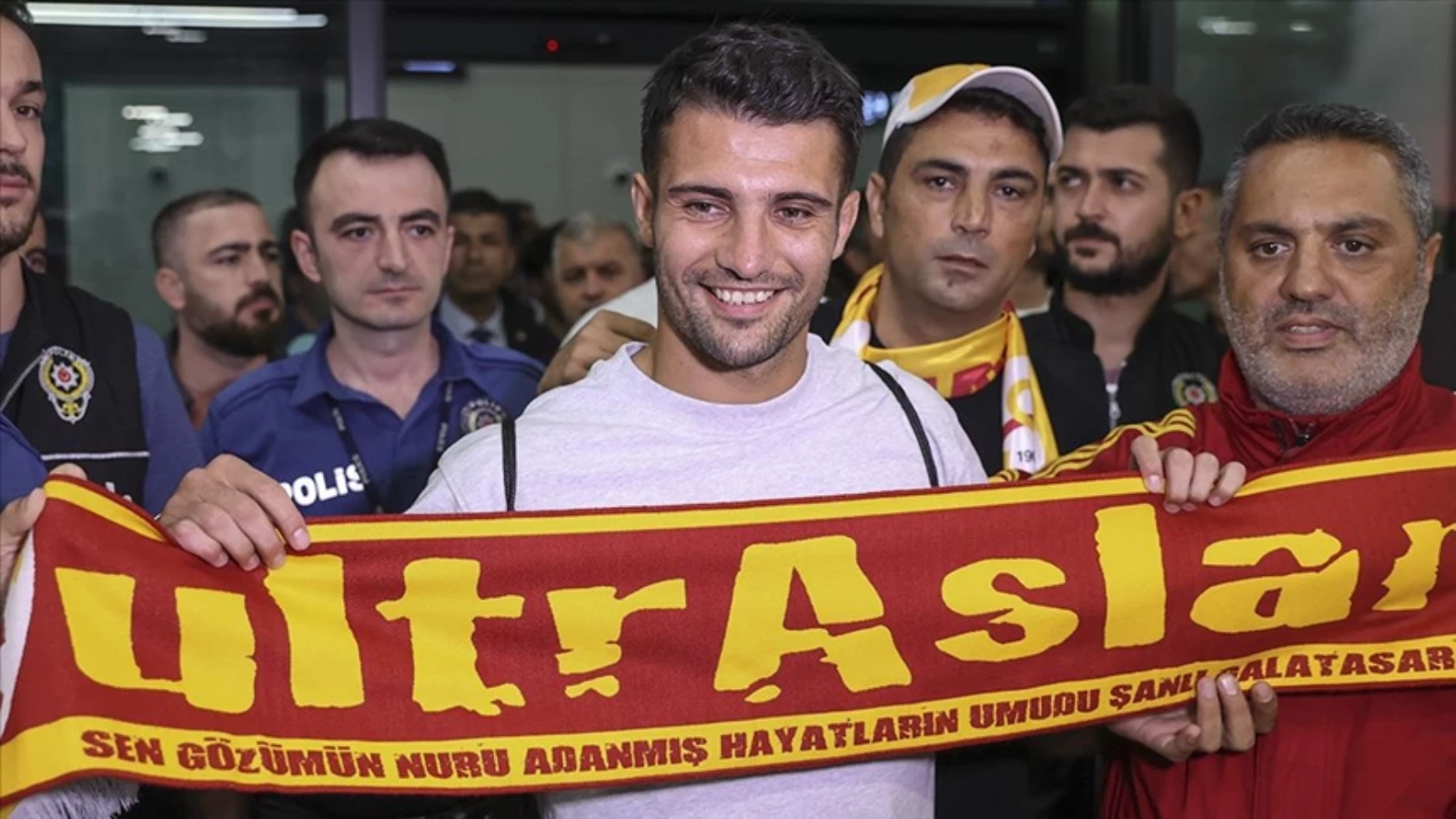 Galatasaray ile Transfer Görüşmeleri Süren Dubois, İstanbul'a Geldi