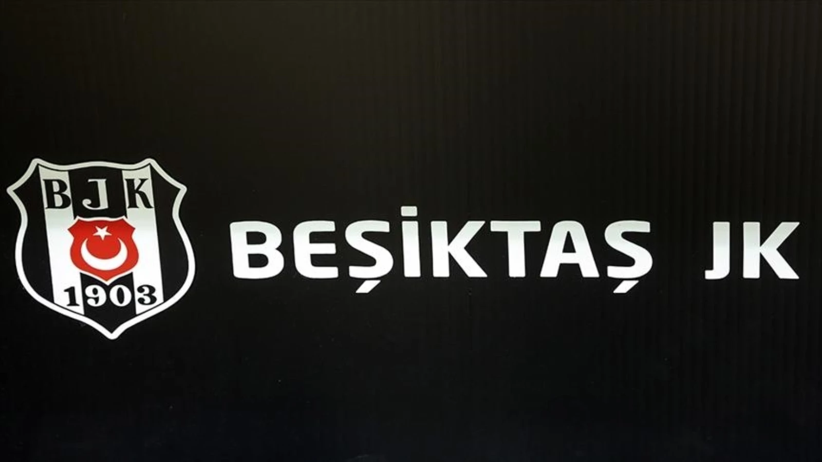 Beşiktaş, 18 Yaşındaki Besar Gudjufi ile Sözleşme Yaptı