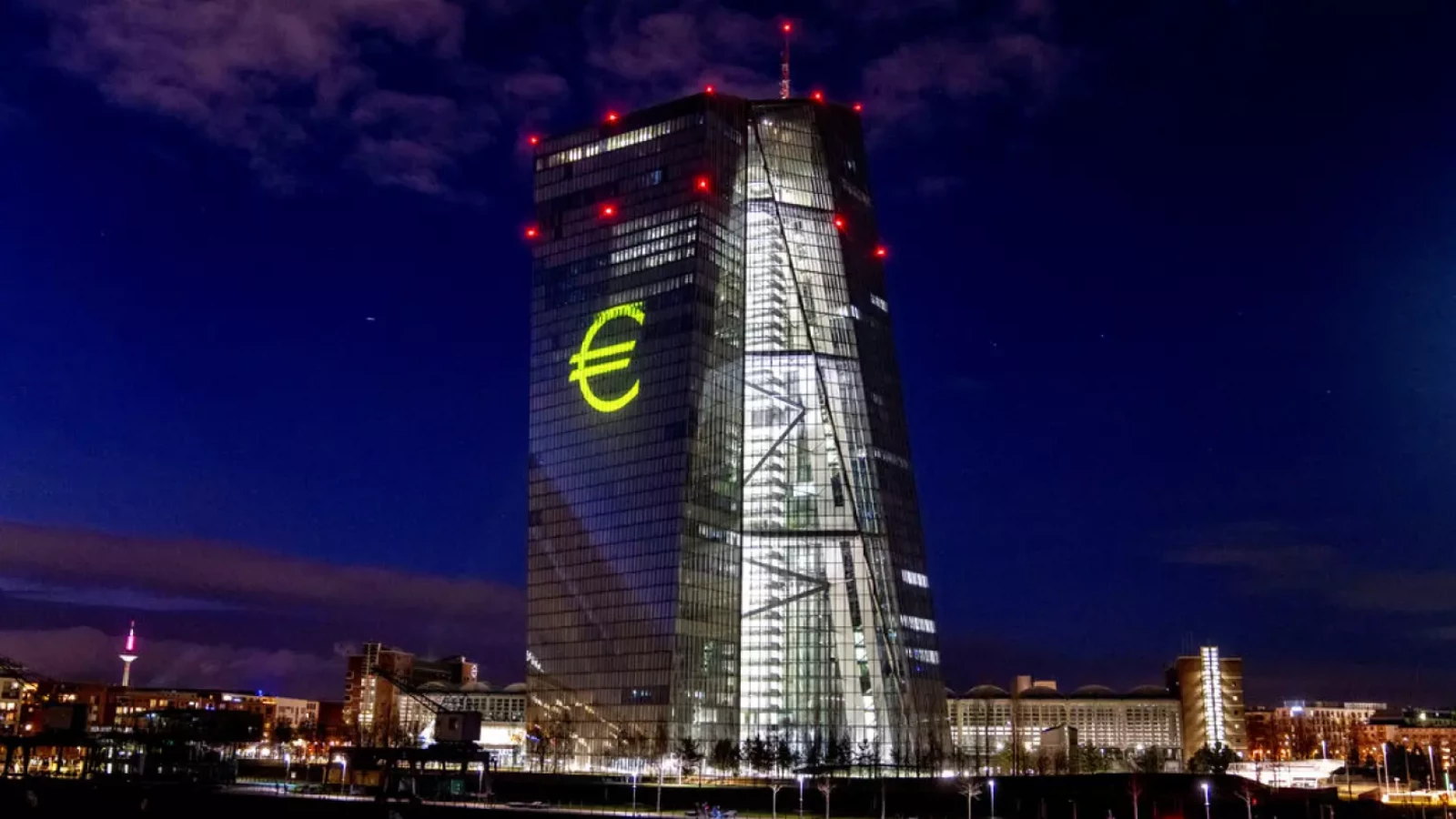 ECB'nin Faiz Artışı Enflasyonu Kontrol Etmeye Yetmedi