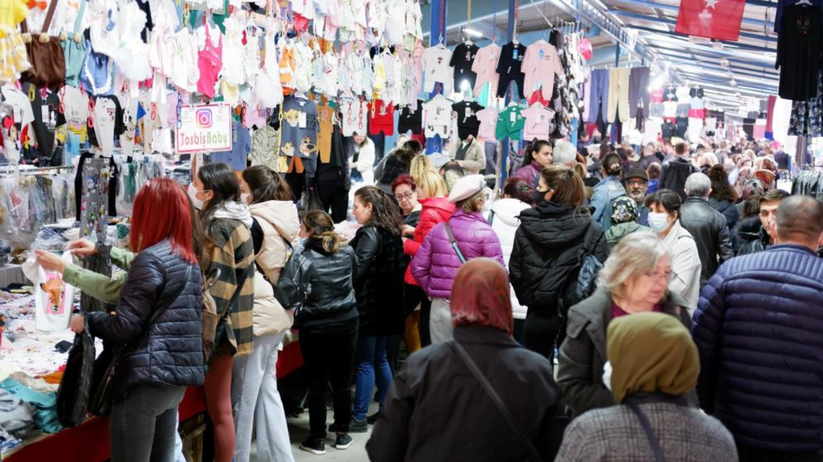 Değersiz Türk Lirası Turistleri Cezbediyor