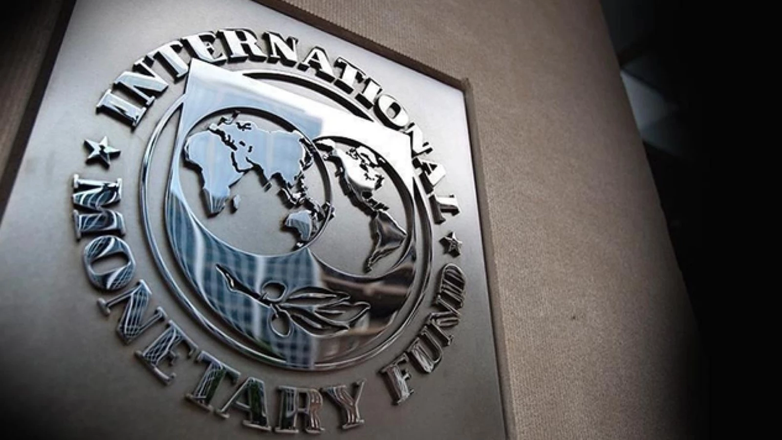 IMF, Bir Ülkeyi Daha Krizden Çıkarmaya Çalışıyor