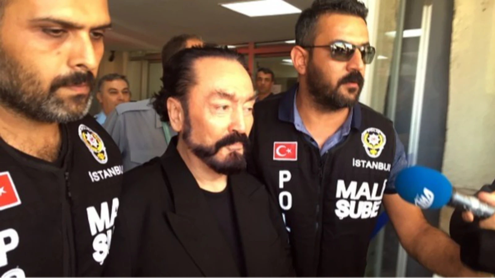 Adnan Oktar Mağdurunun Bilgilerinin Oktar'ın Avukatlarına Aktardığı Öğrenildi