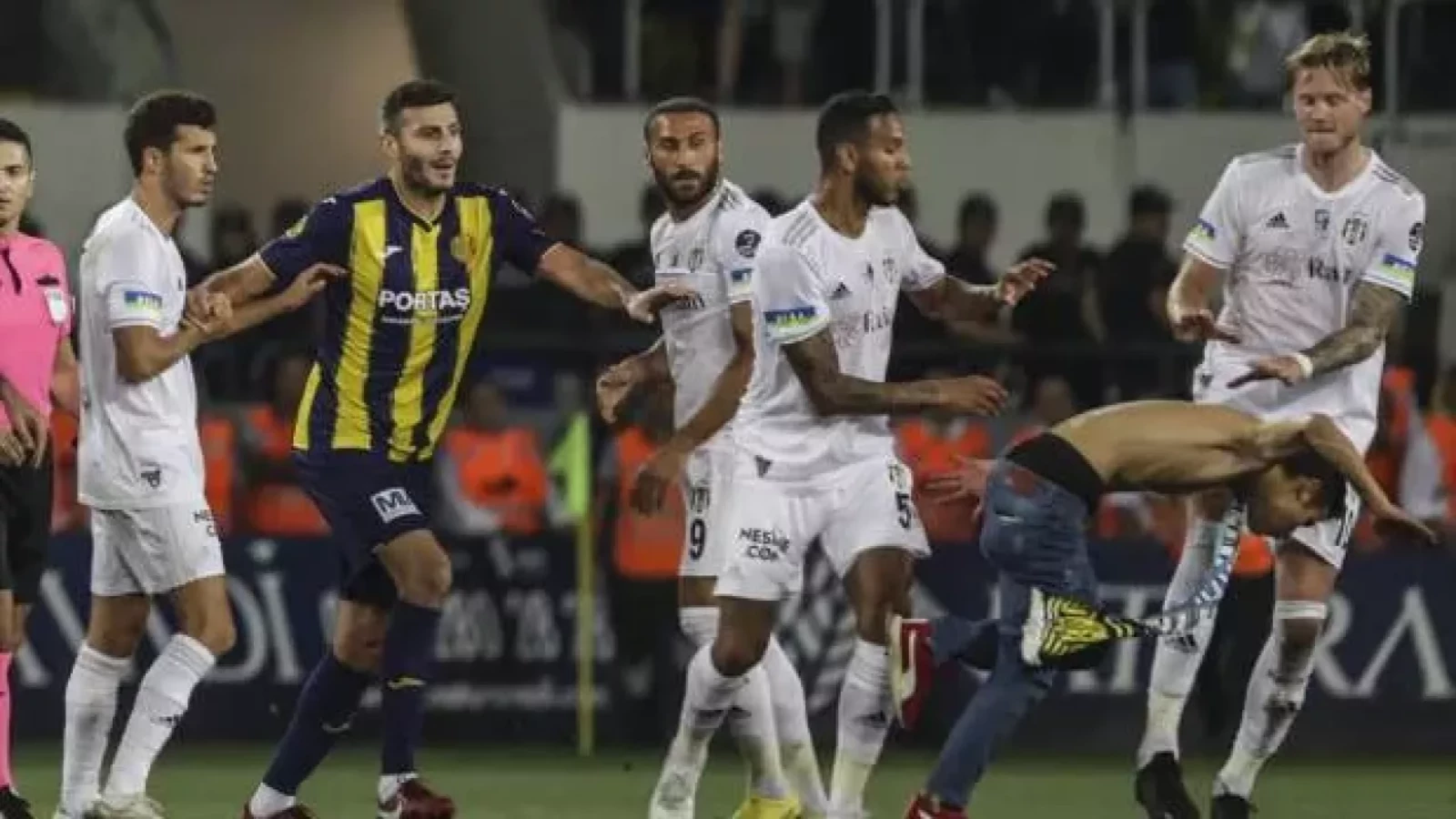 Beşiktaş'tan MKE Ankaragücü Maçından Sonra Olan Olaylara Dair Yapılan Açıklama