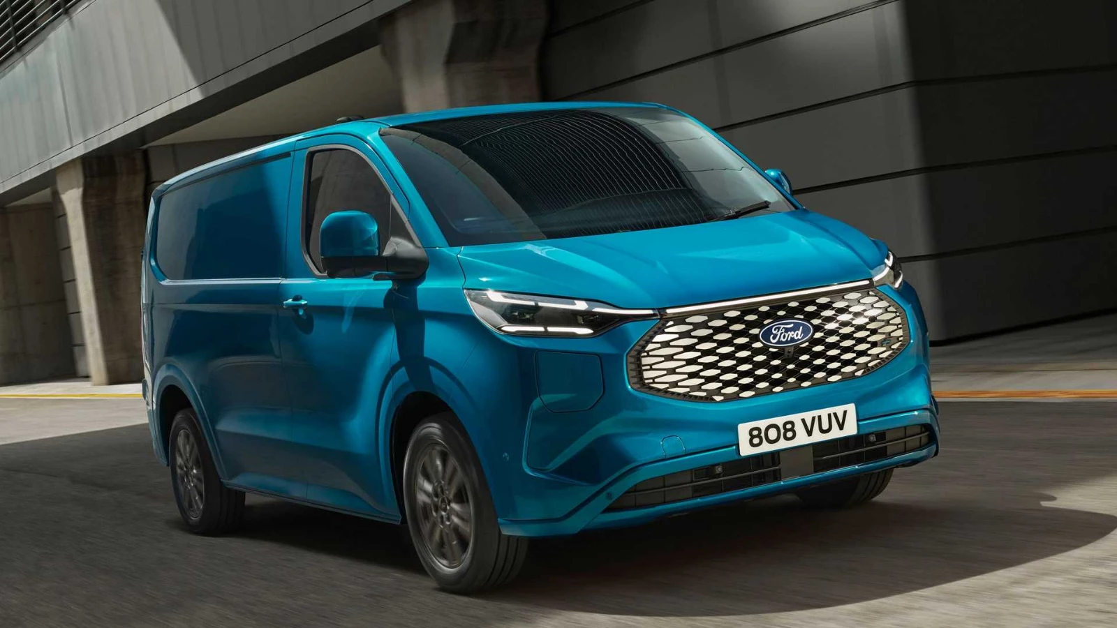 Ford Pro, Yeni E-Transit Custom'ı Tanıttı