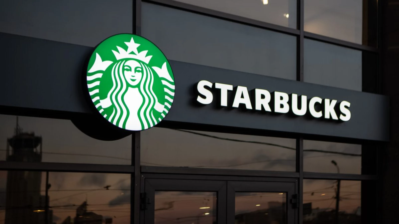 Starbucks Meraklıları Üzülecek: Kahvelere Yine Zam!