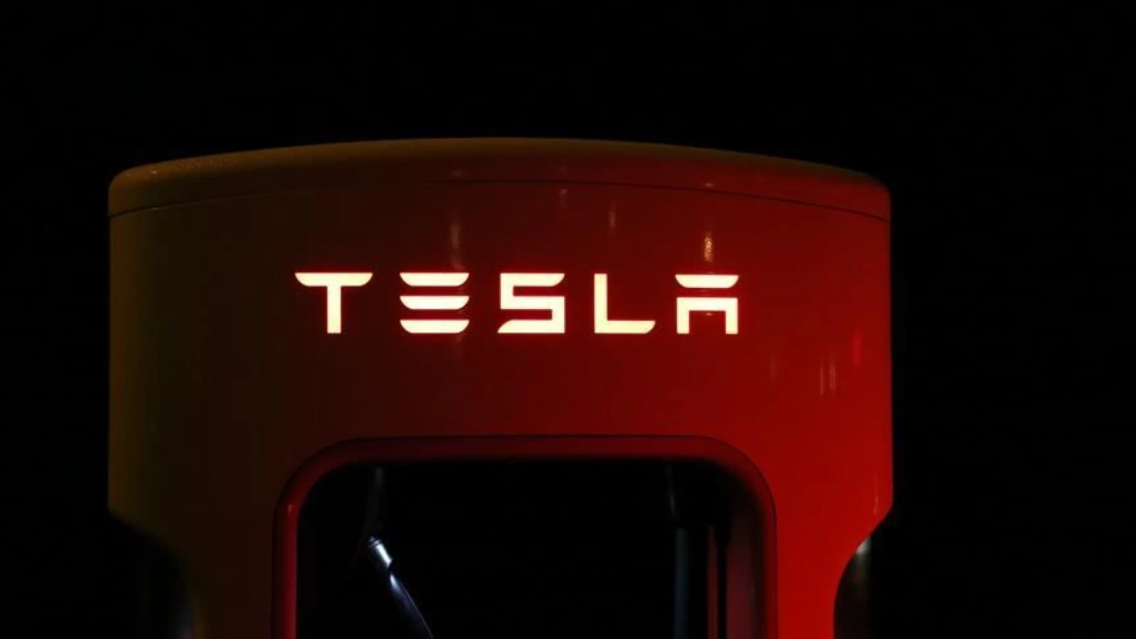 Tesla, Almanya'da Yüksek Satış Hedefliyor