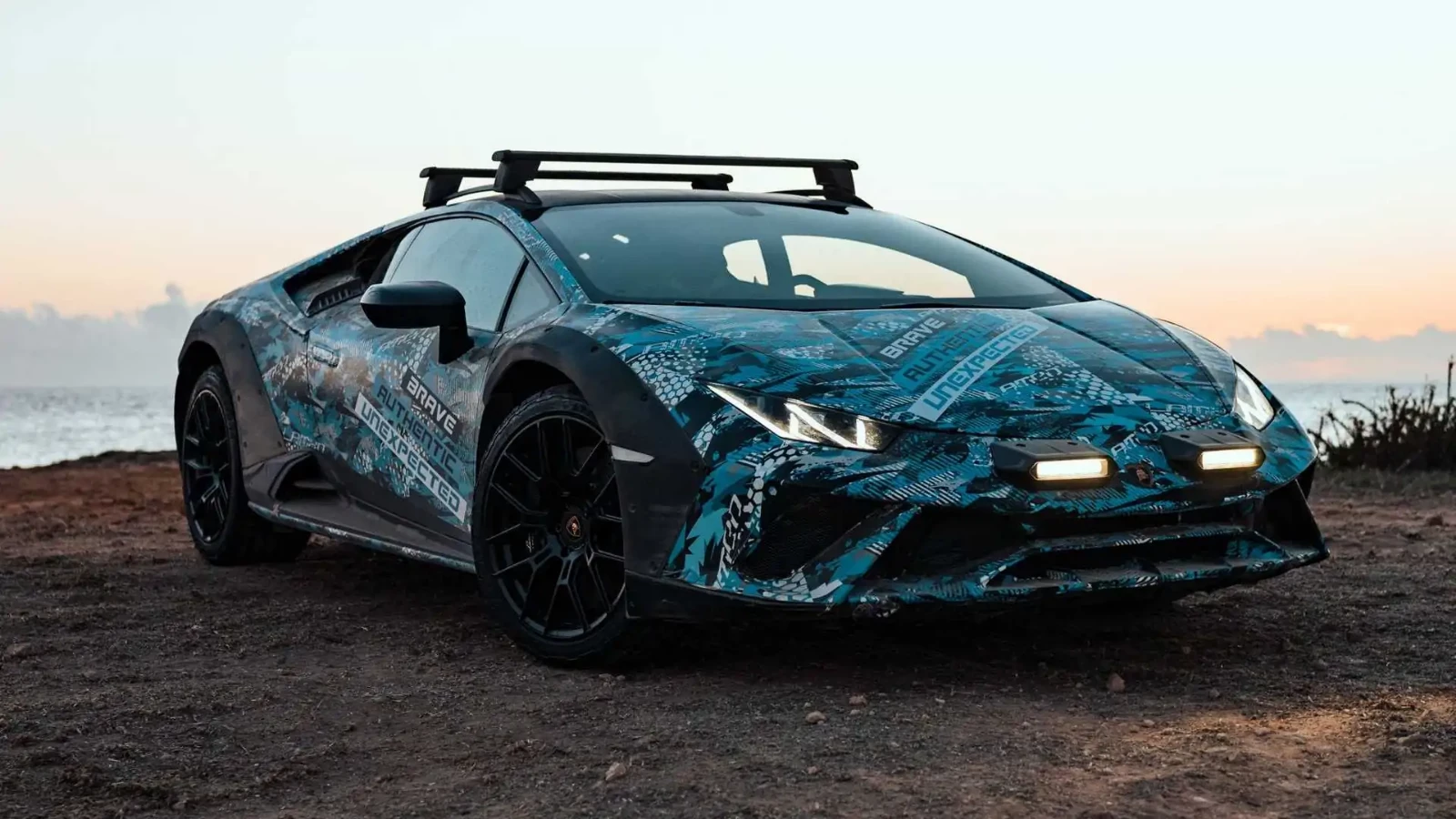 Lamborghini Huracan Sterrato'nun Teaser Görüntüleri