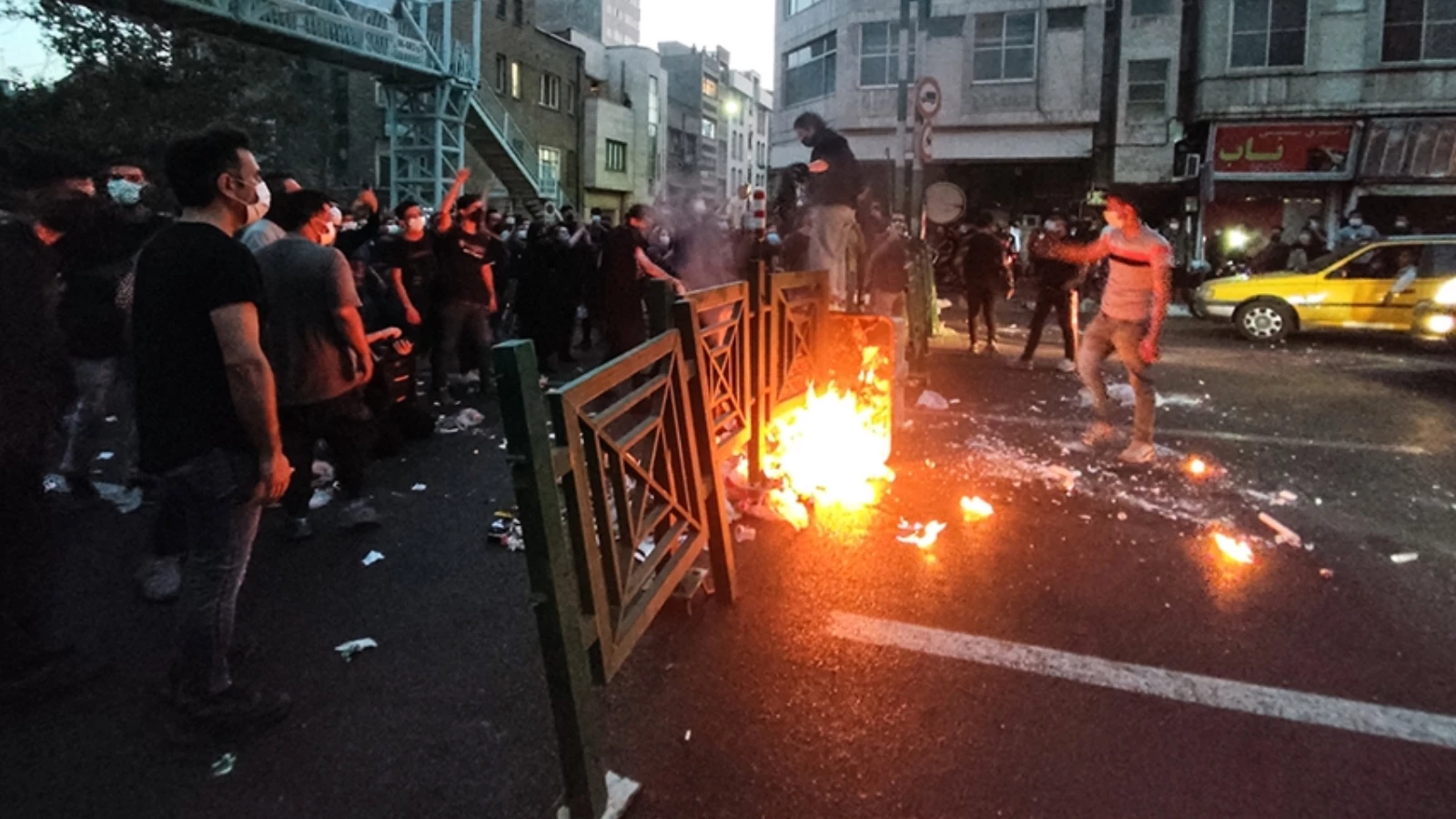 İran'da Protestolar 15. Gününde!