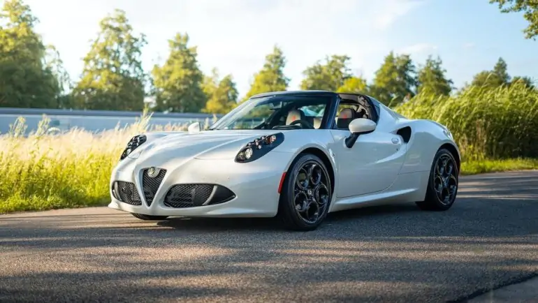 Alfa Romeo 4C Özellikleri