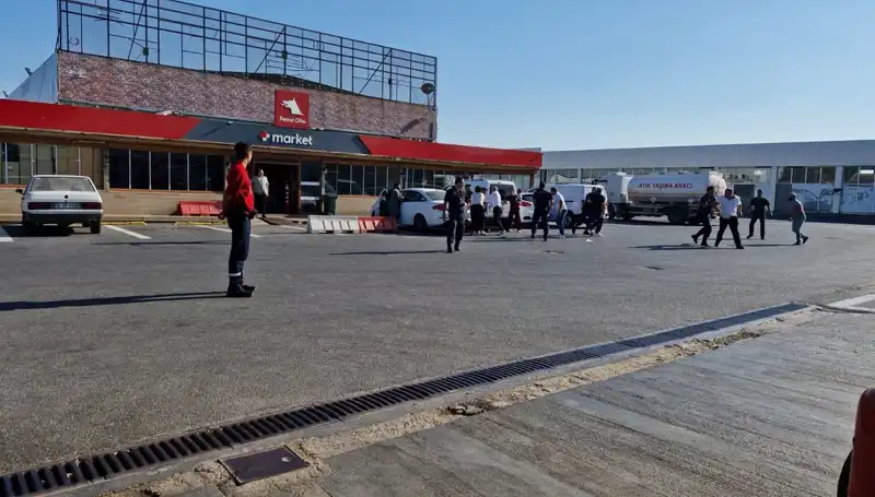Omuz Atma Kavgası: İki Aile Akaryakıt İstasyonunu Birbirine Kattı!