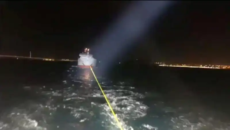Çanakkale Boğazı'nda Korkutan Gemi Arızası: Detaylar ve Etkiler