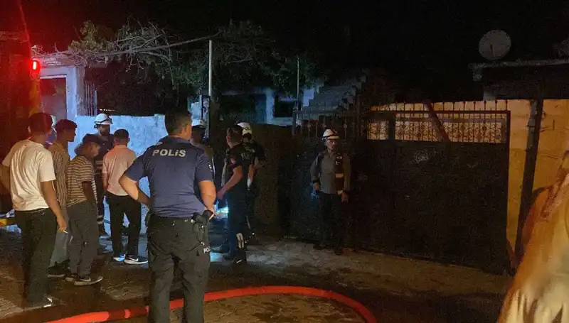 Ailesinin Evini Yakan Genç: Linçten Polisin Kurtardığı Olayın Şok Edici Ayrıntıları