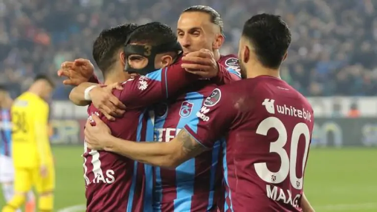 Trabzonspor (TSPOR) zararını azalttı.