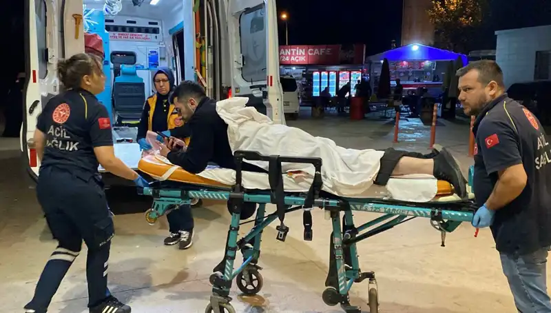 Kavga Eden Çiftçi Tarafından Bıçaklanan Adam Hayat Mücadelesi Veriyor