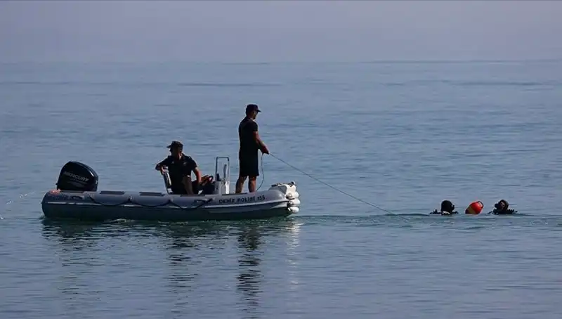 Kuşadası'nda Serinlemek İçin Denize Giren Genç Boğuldu!