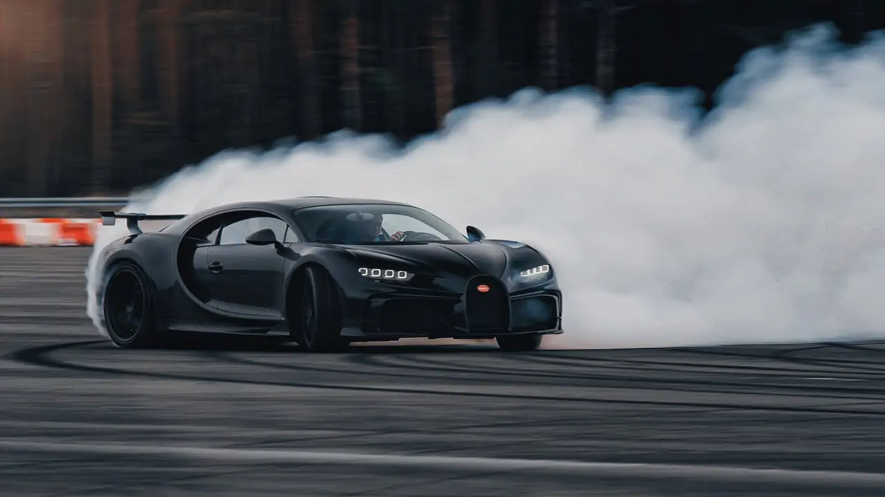 Bugatti Chiron Pur Sport Drift Performansı