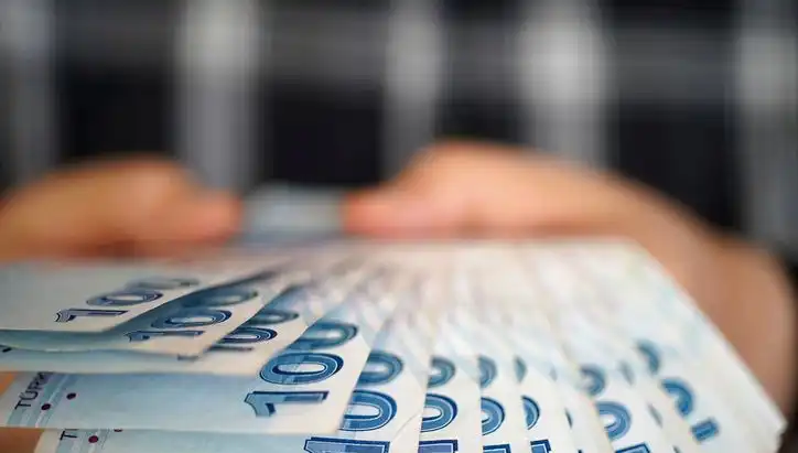 Emekli Promosyonları 2025: Bankalar Hangi Fırsatlarla Geliyor?