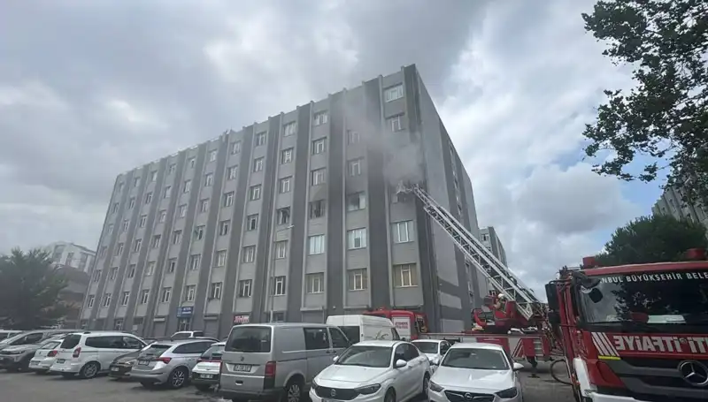 Çorap İmalathanesinde Çıkan Yangın, Fabrikayı Küller İçinde Bıraktı