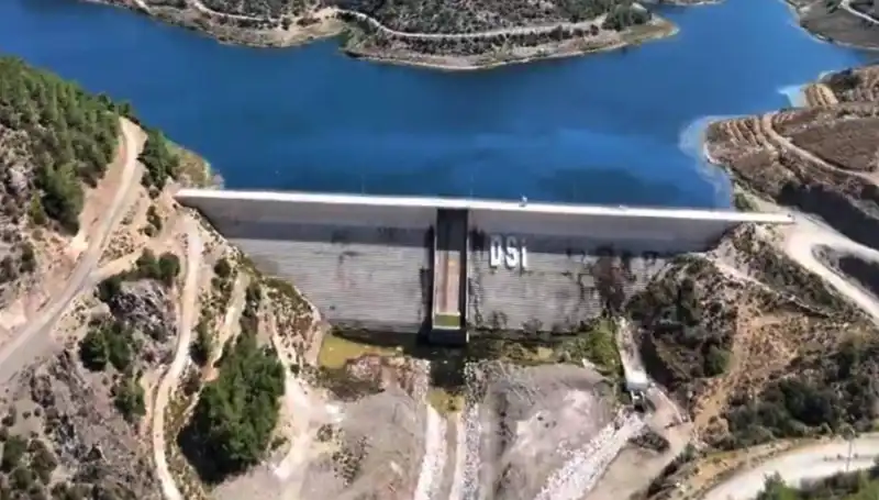 Çeşme'nin Su Sorununa Çözüm: Kesintiler Son Buluyor!