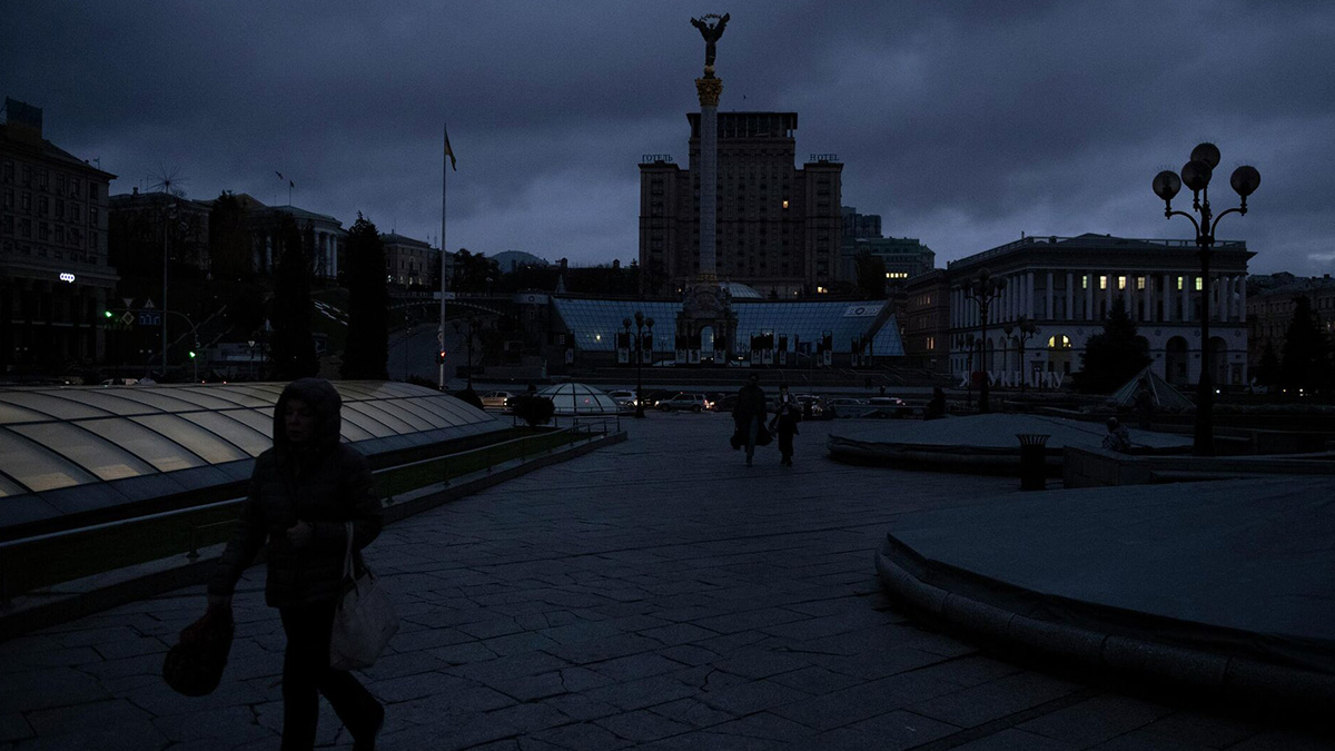 Dnipro'da Halk Karanlıkla Yüzleşiyor