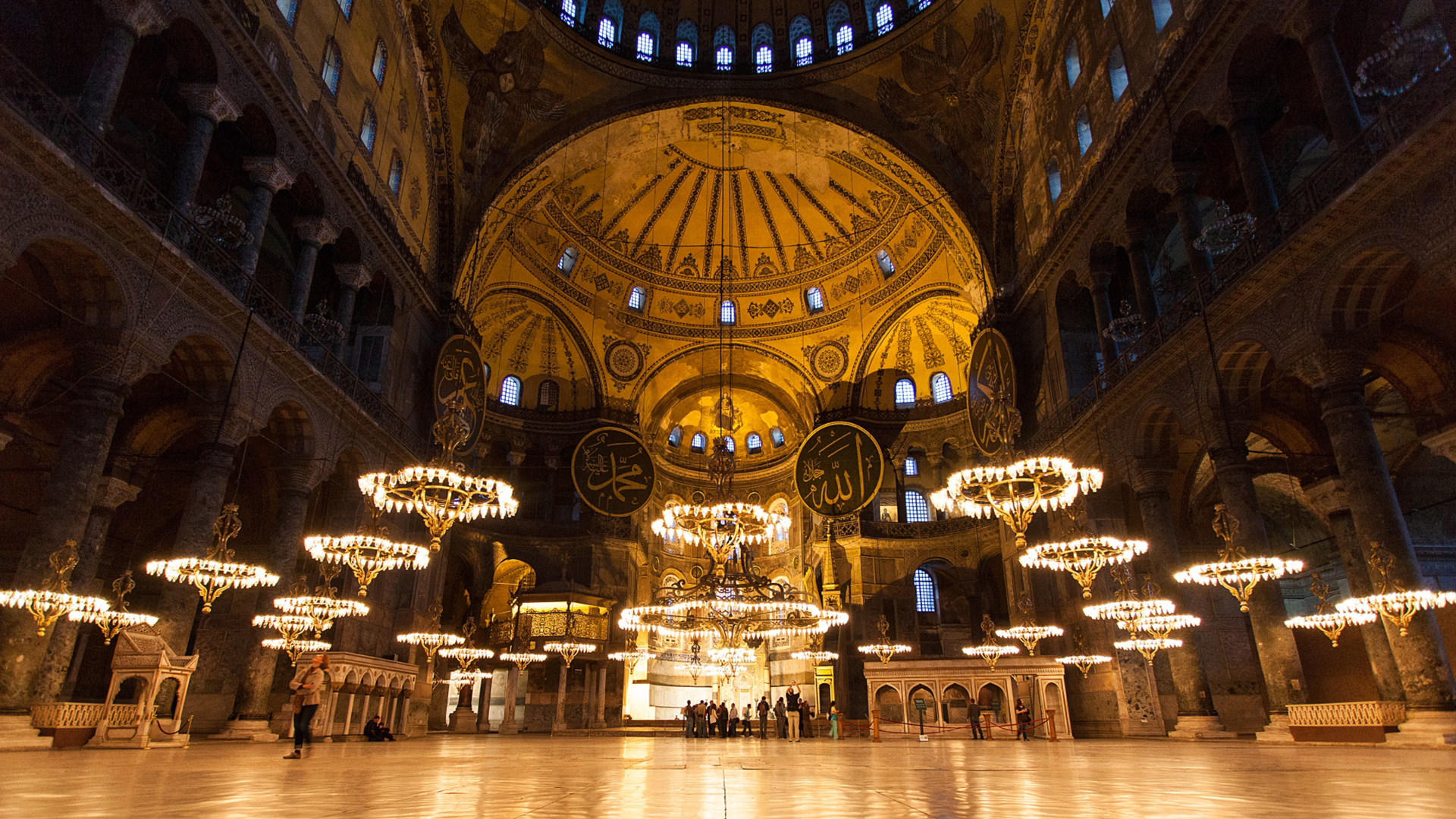 Tarih ve İç İçe Geçmiş Gizemler Dünyası Ayasofya