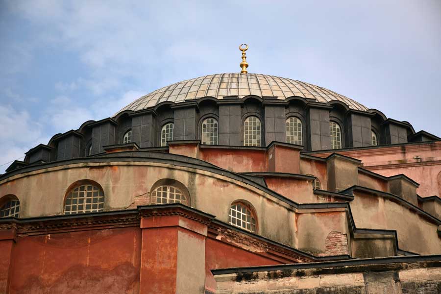 Tarih ve İç İçe Geçmiş Gizemler Dünyası Ayasofya