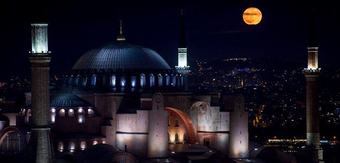 Tarih ve İç İçe Geçmiş Gizemler Dünyası Ayasofya