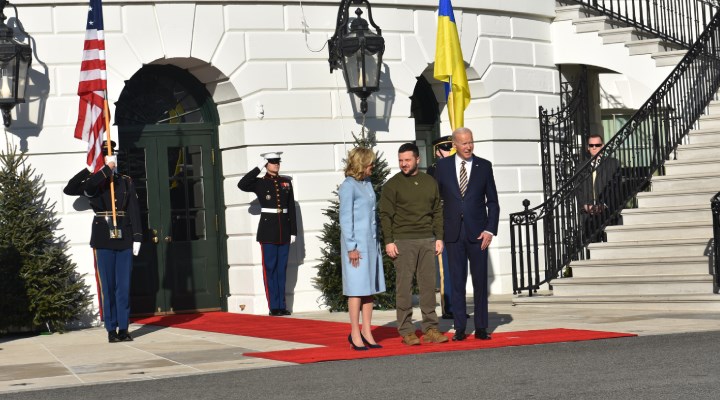 NATO, Ukrayna'yı Korumaya Kararlı! İngiltere Savaş Uçaklarını Gönderdi!